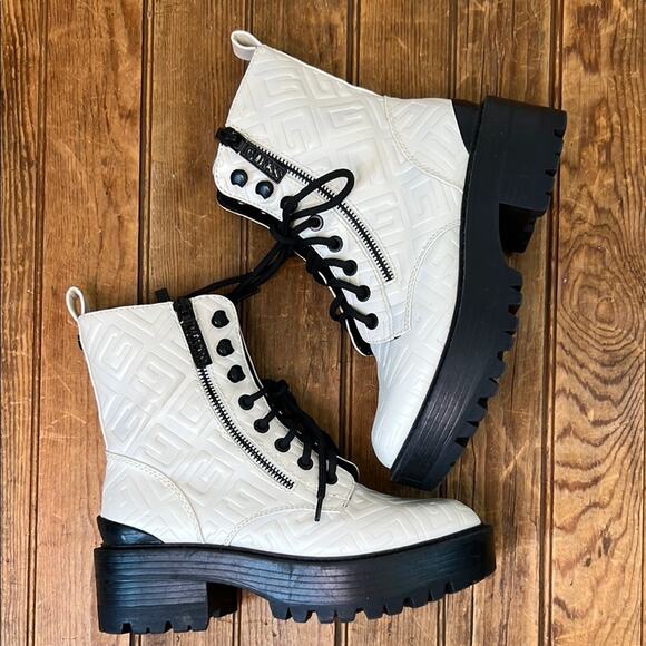 Women’s Girls Guess Fearne White black Lace-Up lug sole combat Ankle Boots - Picture 1 of 7